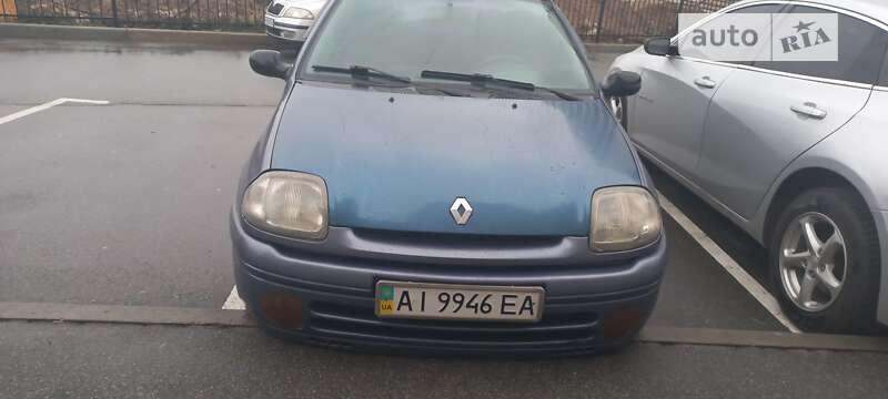 Хэтчбек Renault Clio 2001 в Вишневом