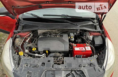 Хэтчбек Renault Clio 2012 в 