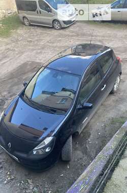 Хэтчбек Renault Clio 2006 в Львове