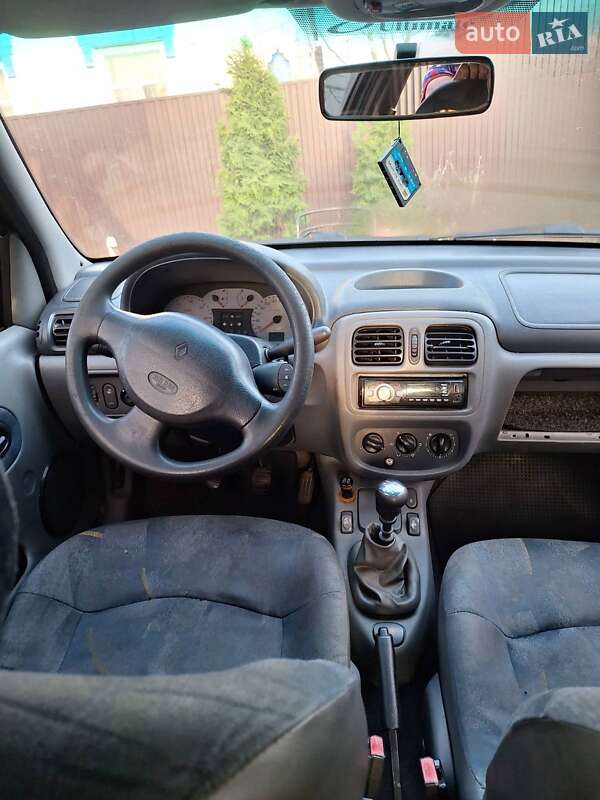 Хэтчбек Renault Clio 2001 в Киеве