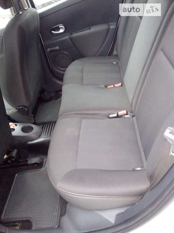Универсал Renault Clio 2011 в Ивано-Франковске