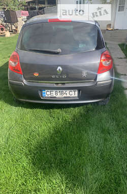 Хэтчбек Renault Clio 2007 в Хотине