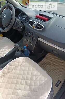 Универсал Renault Clio 2009 в Шумске