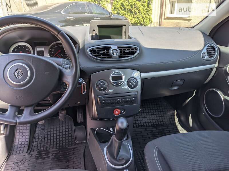 Хетчбек Renault Clio 2010 в Рівному фото 23 Хетчбек Renault Clio 2010 в Рівному