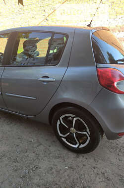 Хэтчбек Renault Clio 2010 в Житомире