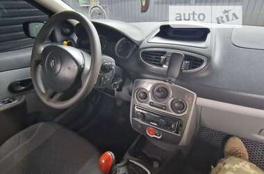 Хэтчбек Renault Clio 2006 в Новомосковске