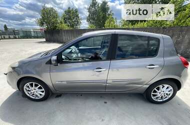 Хэтчбек Renault Clio 2009 в Калуше