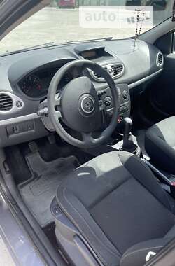 Хэтчбек Renault Clio 2009 в Калуше