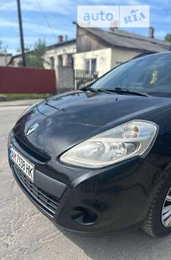 Хэтчбек Renault Clio 2009 в Звягеле