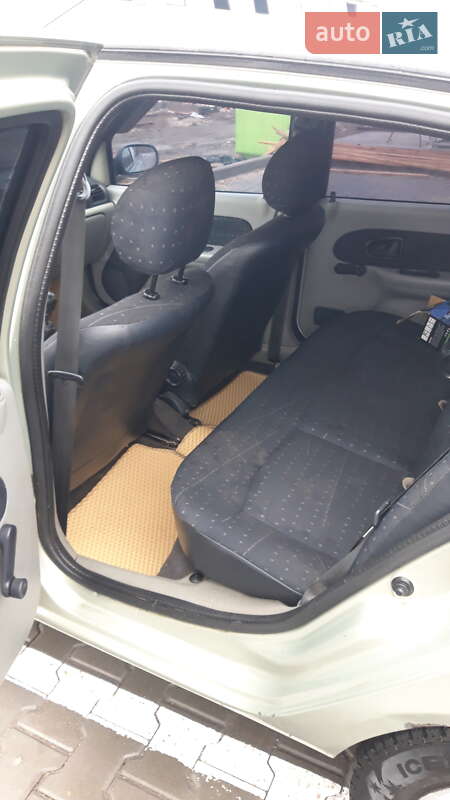 Хэтчбек Renault Clio 2003 в Ильинцах