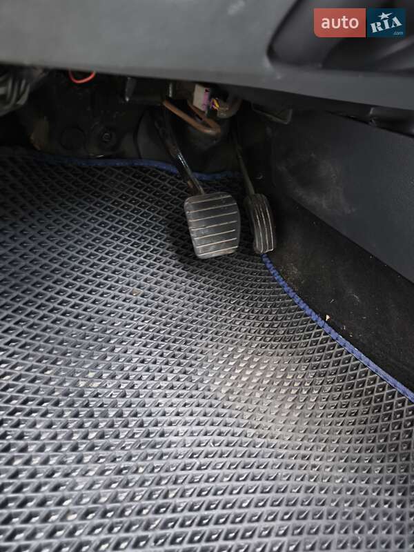 Хэтчбек Renault Clio 2006 в Чернигове