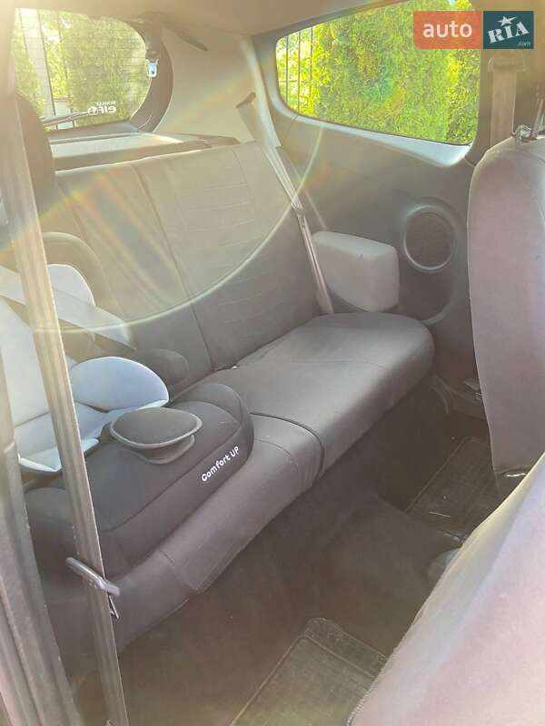 Хэтчбек Renault Clio 2010 в Львове фото 15 Хэтчбек Renault Clio 2010 в Львове