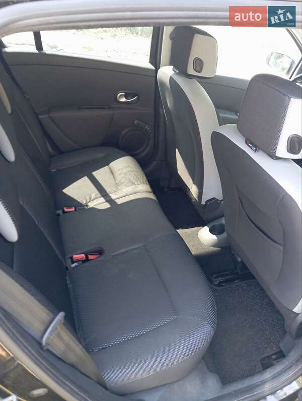 Универсал Renault Clio 2009 в Олевске