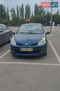 Хэтчбек Renault Clio 2006 в 