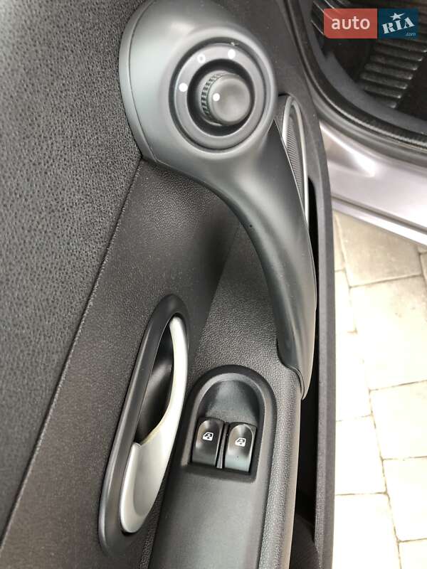 Универсал Renault Clio 2009 в Дубно фото 50 Универсал Renault Clio 2009 в Дубно