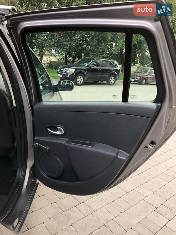 Универсал Renault Clio 2009 в Дубно фото 52 Универсал Renault Clio 2009 в Дубно