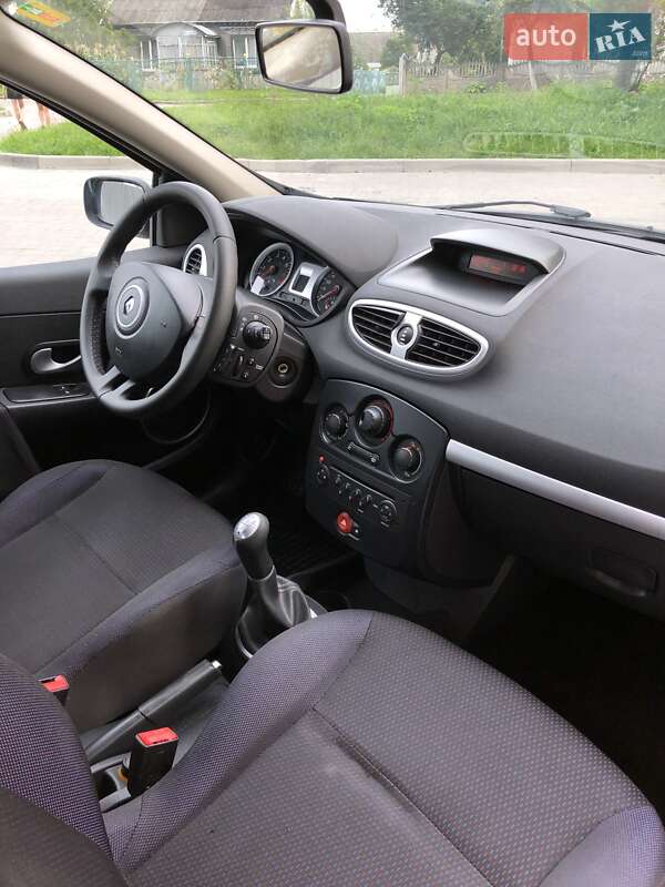 Универсал Renault Clio 2009 в Дубно фото 45 Универсал Renault Clio 2009 в Дубно