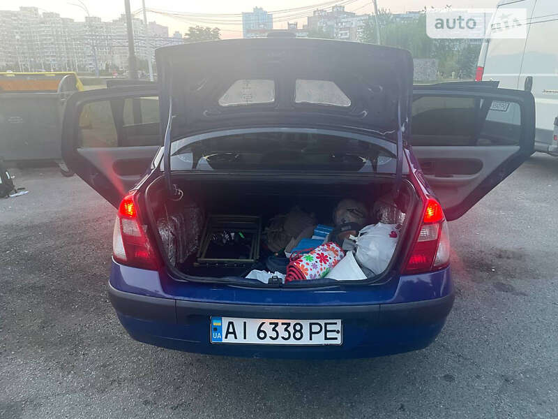 Седан Renault Clio 2005 в Киеве