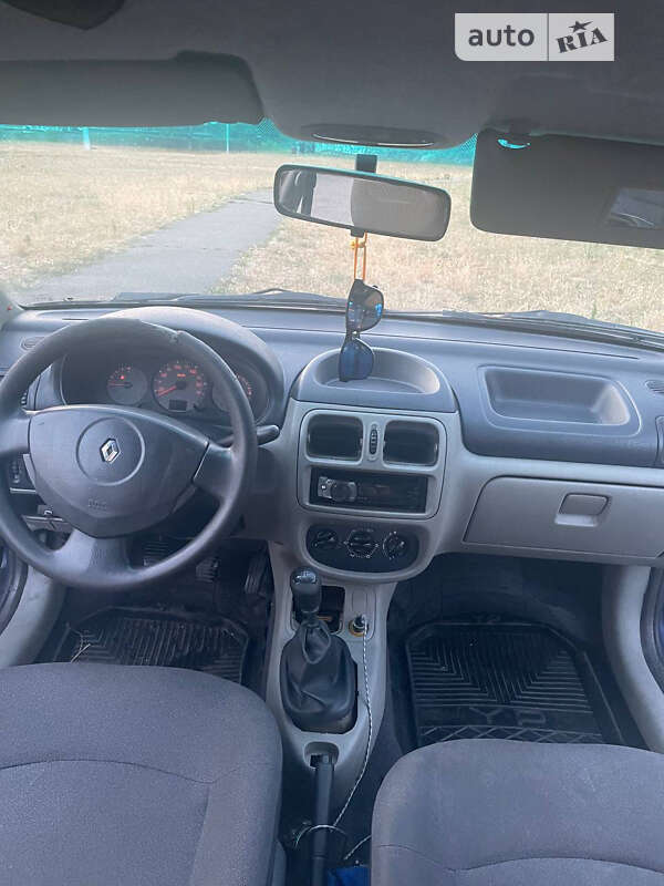 Седан Renault Clio 2005 в Киеве