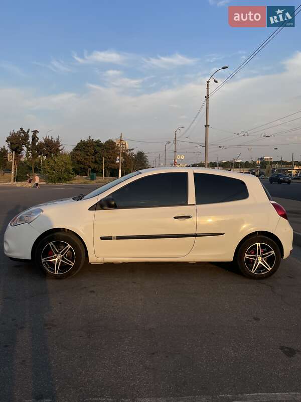 Хэтчбек Renault Clio 2011 в Харькове