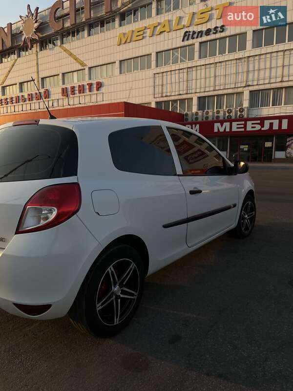 Хэтчбек Renault Clio 2011 в Харькове
