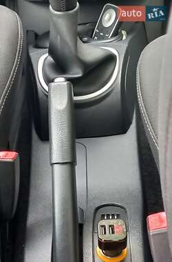 Хэтчбек Renault Clio 2010 в 