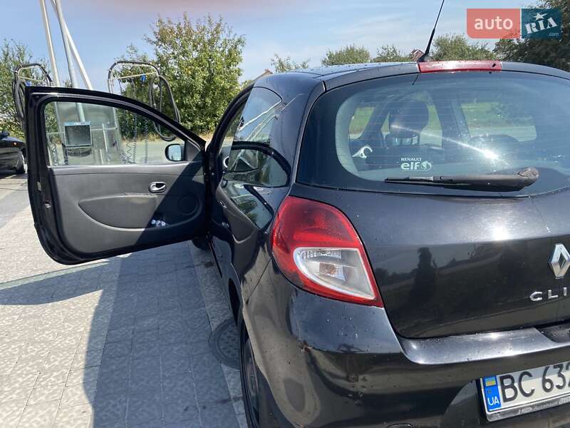 Хэтчбек Renault Clio 2010 в Львове