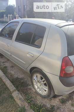 Хетчбек Renault Clio 2001 в 
