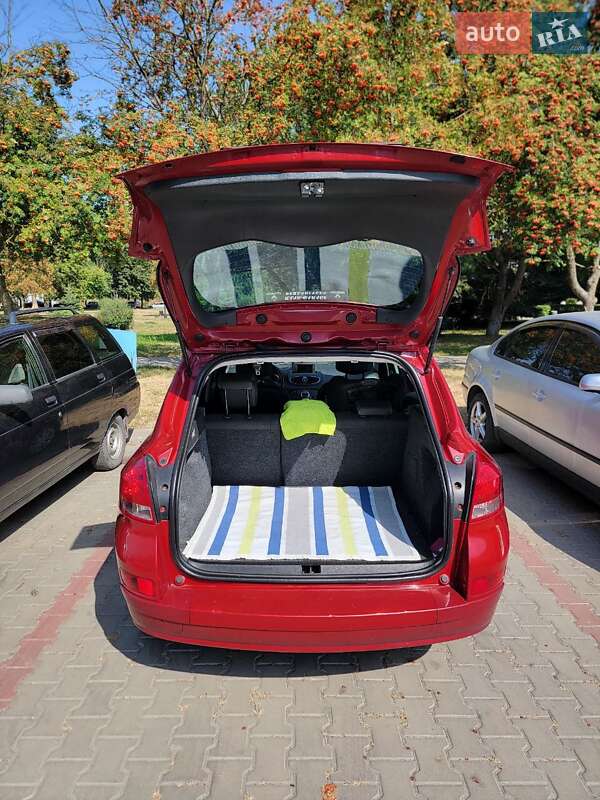 Універсал Renault Clio 2011 в Луцьку