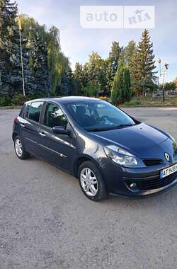 Хетчбек Renault Clio 2005 в Івано-Франківську