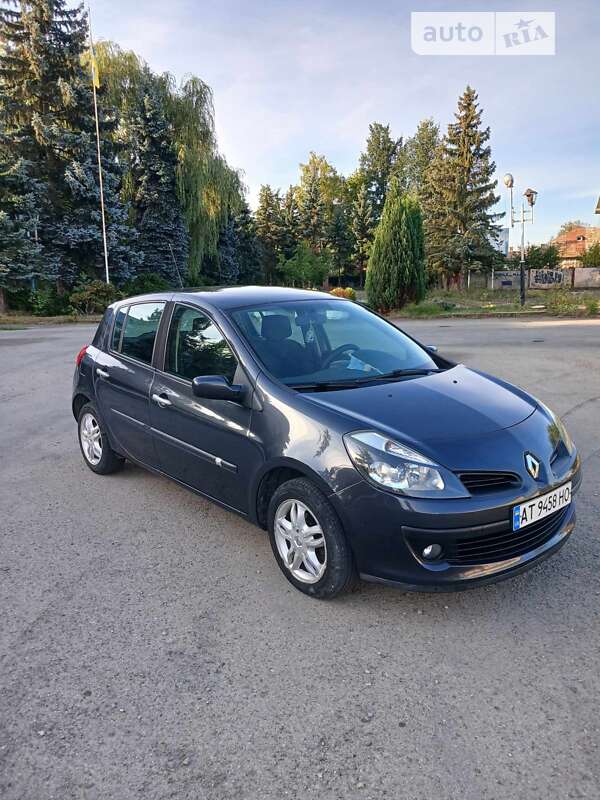 Хэтчбек Renault Clio 2005 в Ивано-Франковске