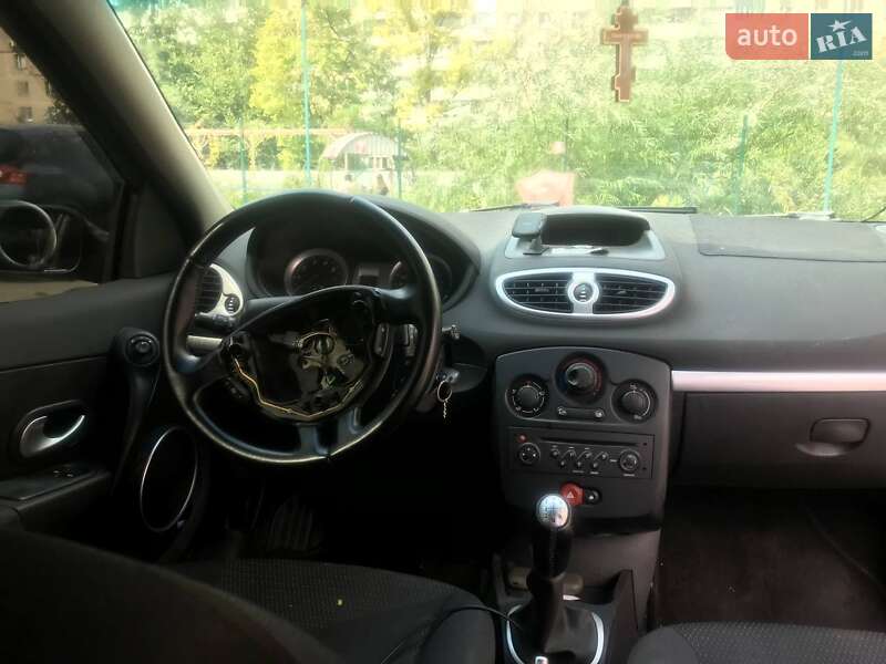 Хетчбек Renault Clio 2009 в Запоріжжі