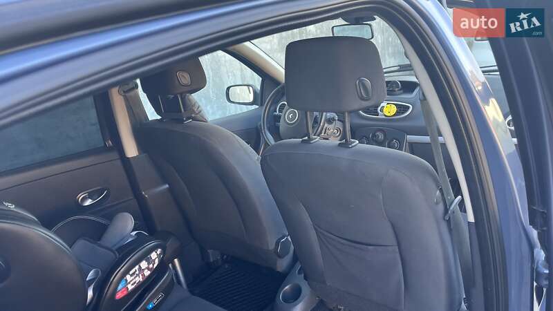 Хэтчбек Renault Clio 2006 в Бершади