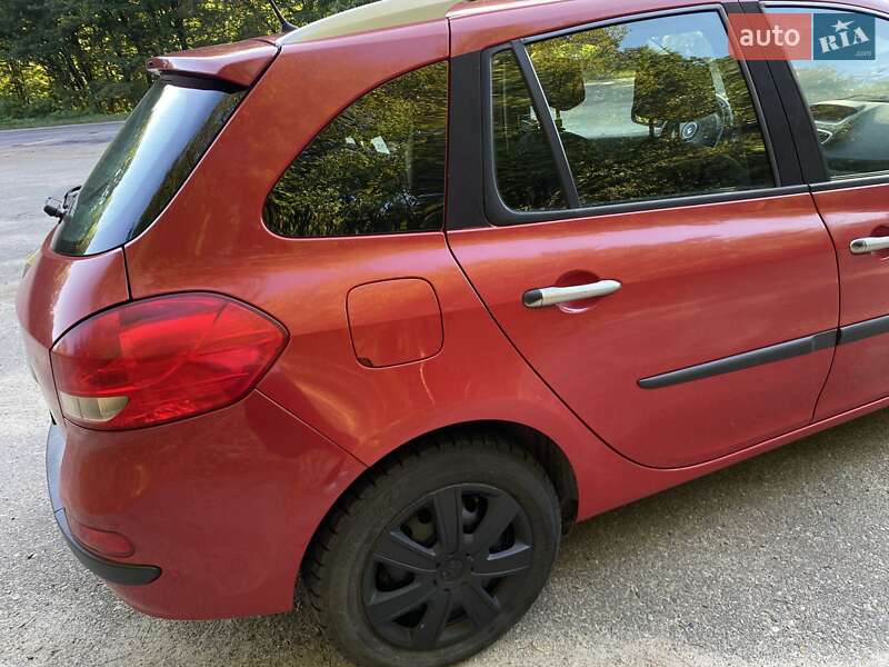 Універсал Renault Clio 2008 в Одесі