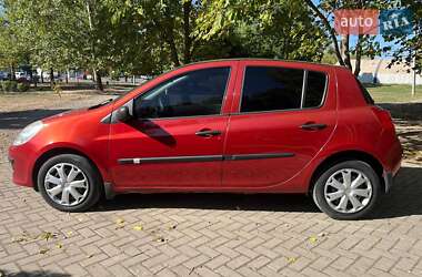 Хэтчбек Renault Clio 2007 в 