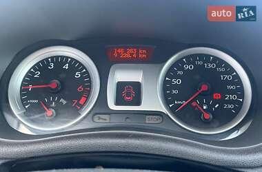 Хэтчбек Renault Clio 2011 в 