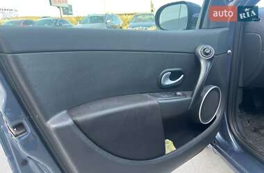 Хэтчбек Renault Clio 2011 в 
