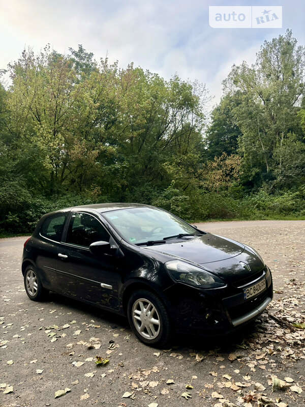 Хэтчбек Renault Clio 2011 в Львове