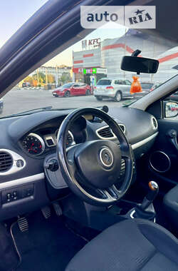 Хэтчбек Renault Clio 2011 в Львове