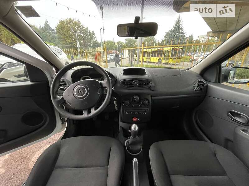 Хэтчбек Renault Clio 2013 в Львове