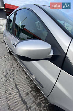 Хэтчбек Renault Clio 2009 в 