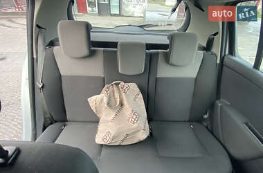 Хэтчбек Renault Clio 2009 в 