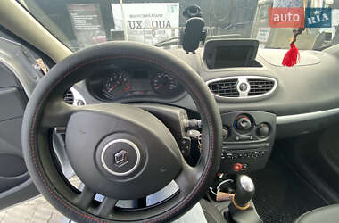 Хэтчбек Renault Clio 2009 в 