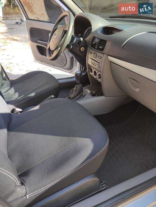 Седан Renault Clio 2011 в Херсоне