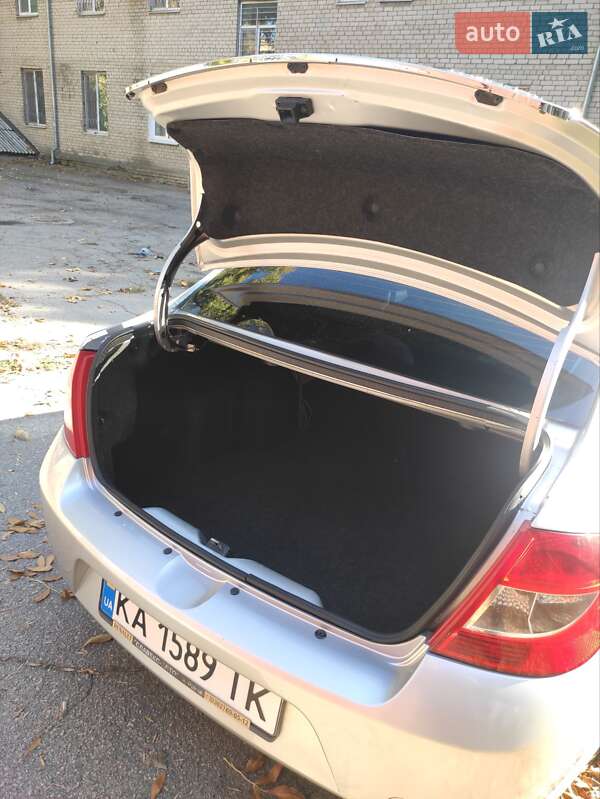 Седан Renault Clio 2011 в Херсоне