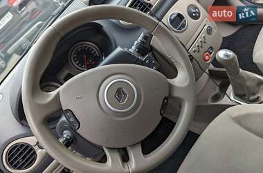 Хэтчбек Renault Clio 2006 в 