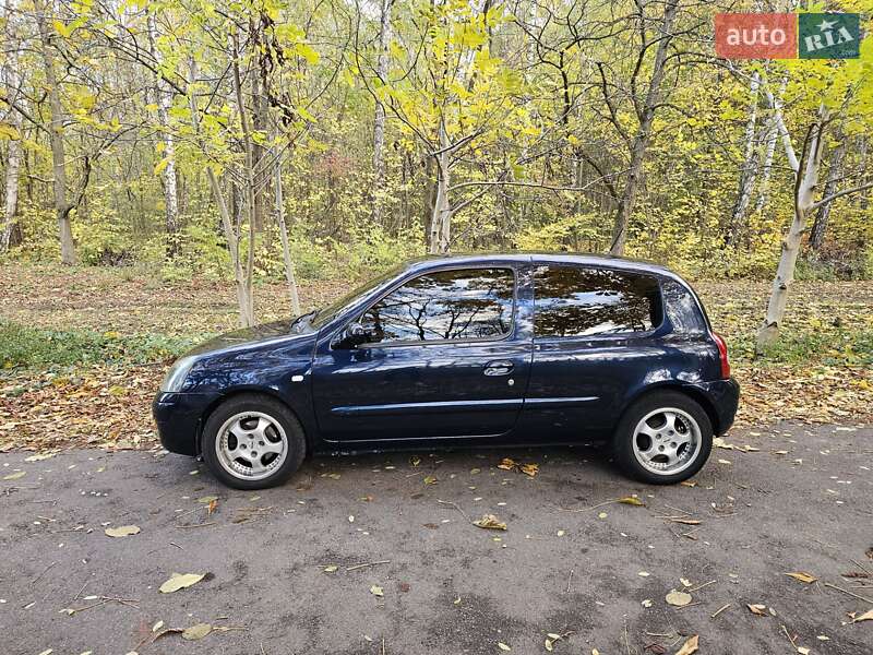 Хэтчбек Renault Clio 2004 в Виннице