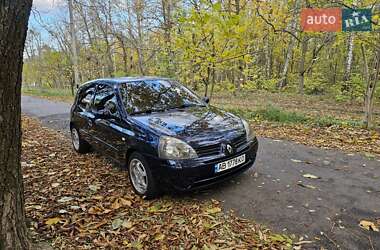 Хэтчбек Renault Clio 2004 в 