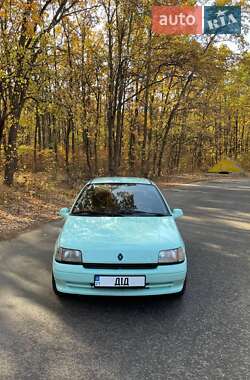 Хэтчбек Renault Clio 1992 в Песочине