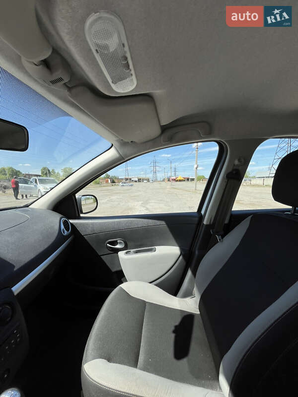 Универсал Renault Clio 2012 в Запорожье фото 12 Универсал Renault Clio 2012 в Запорожье